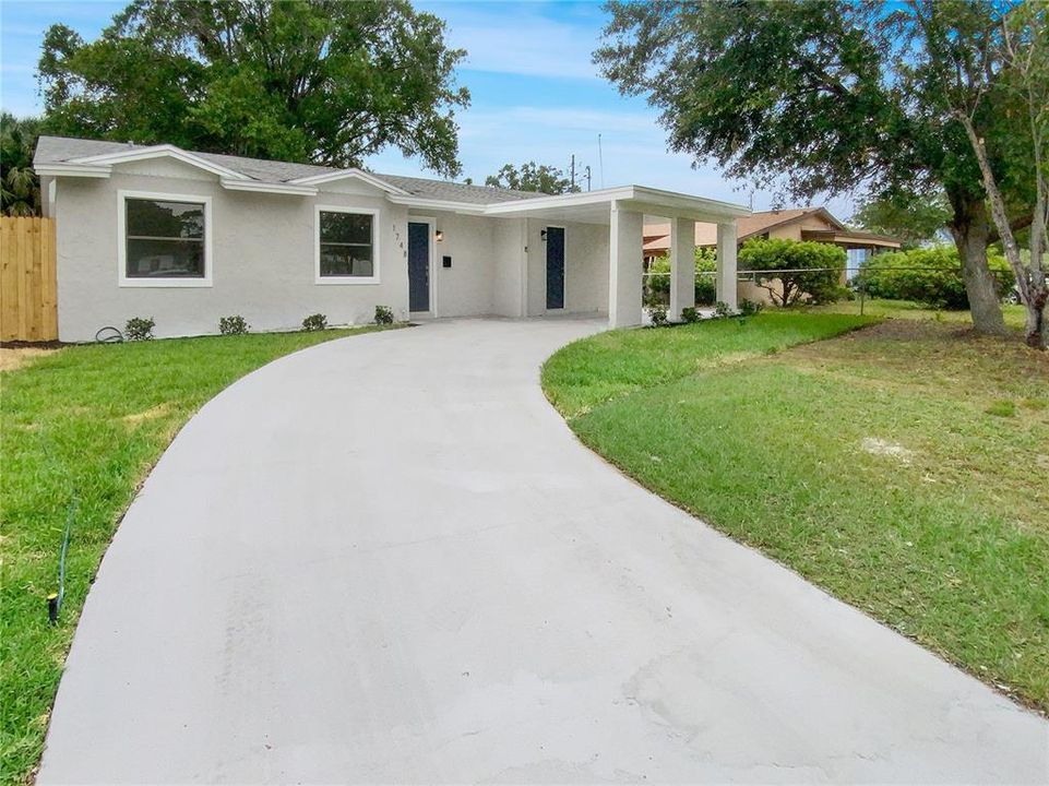 Active With Contract: $300,000 (3 beds, 1 baths, 1148 Square Feet)