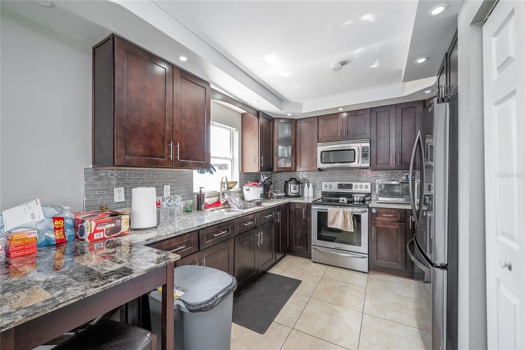 Recently Sold: $379,000 (3 beds, 2 baths, 1333 Square Feet)