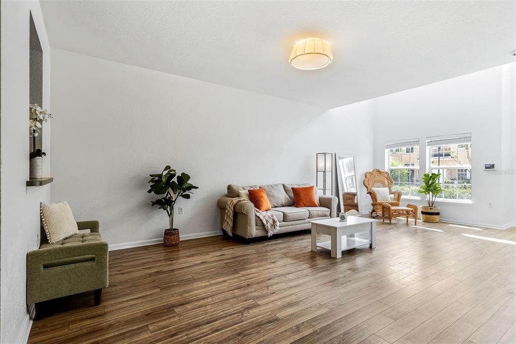 Active With Contract: $316,900 (2 beds, 2 baths, 1790 Square Feet)