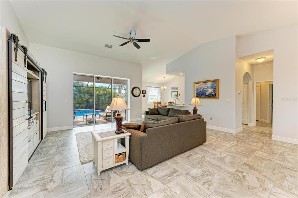 Active With Contract: $470,000 (3 beds, 2 baths, 1956 Square Feet)