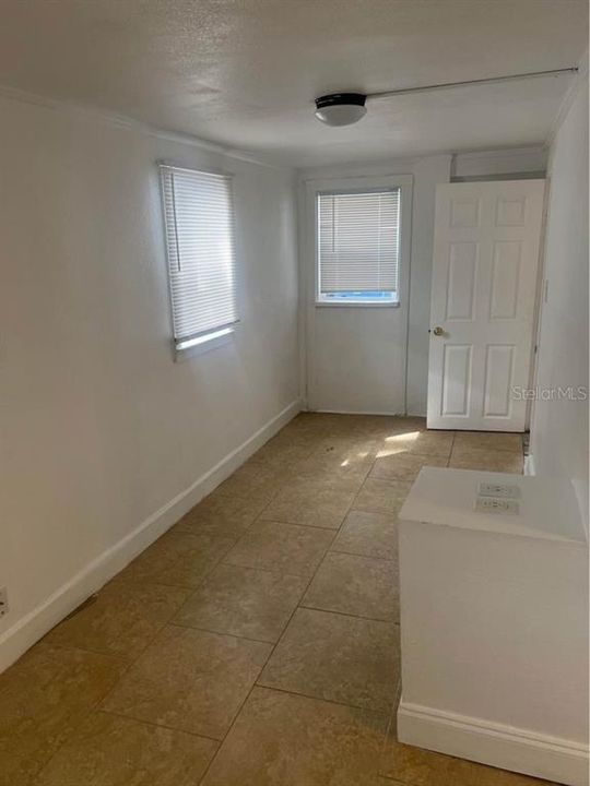 For Rent: $1,700 (2 beds, 1 baths, 588 Square Feet)