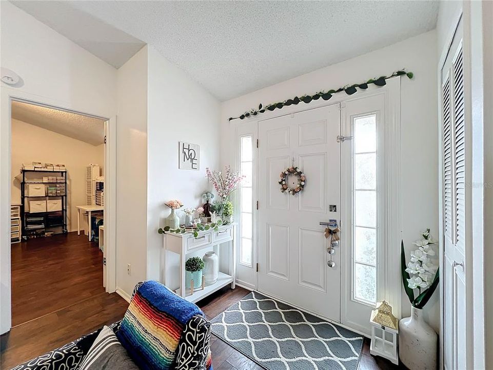 Active With Contract: $369,000 (3 beds, 2 baths, 1400 Square Feet)