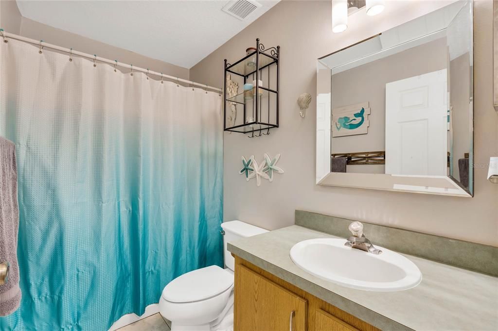 Active With Contract: $325,000 (3 beds, 2 baths, 1462 Square Feet)