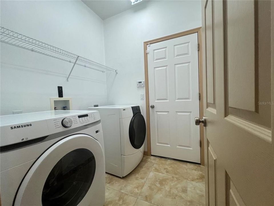Dryer & Washer included