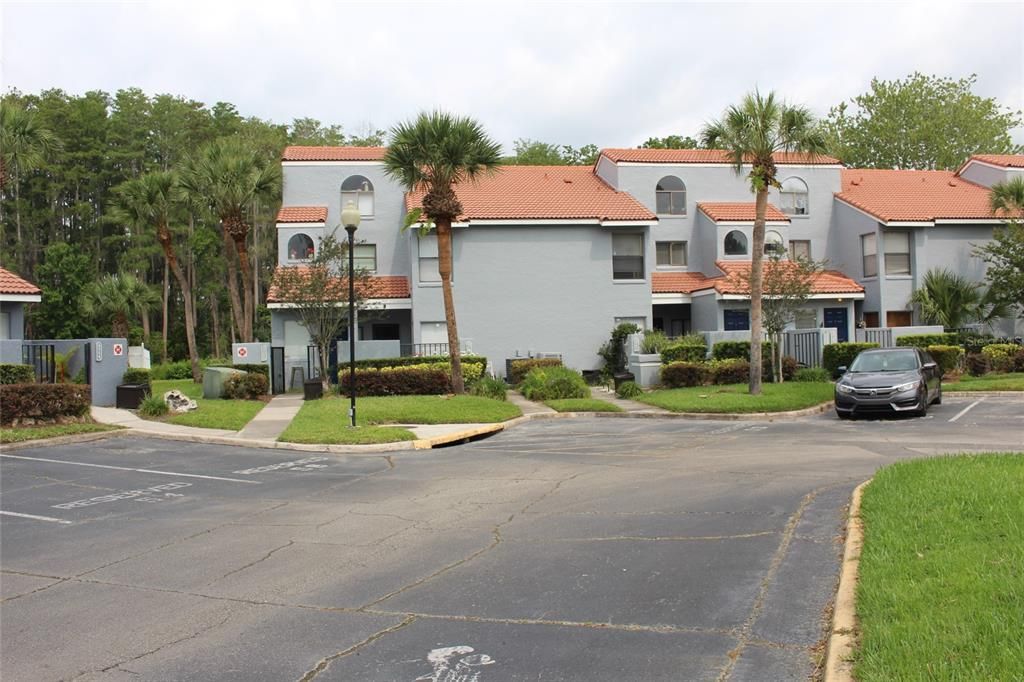 Active With Contract: $1,850 (2 beds, 2 baths, 935 Square Feet)