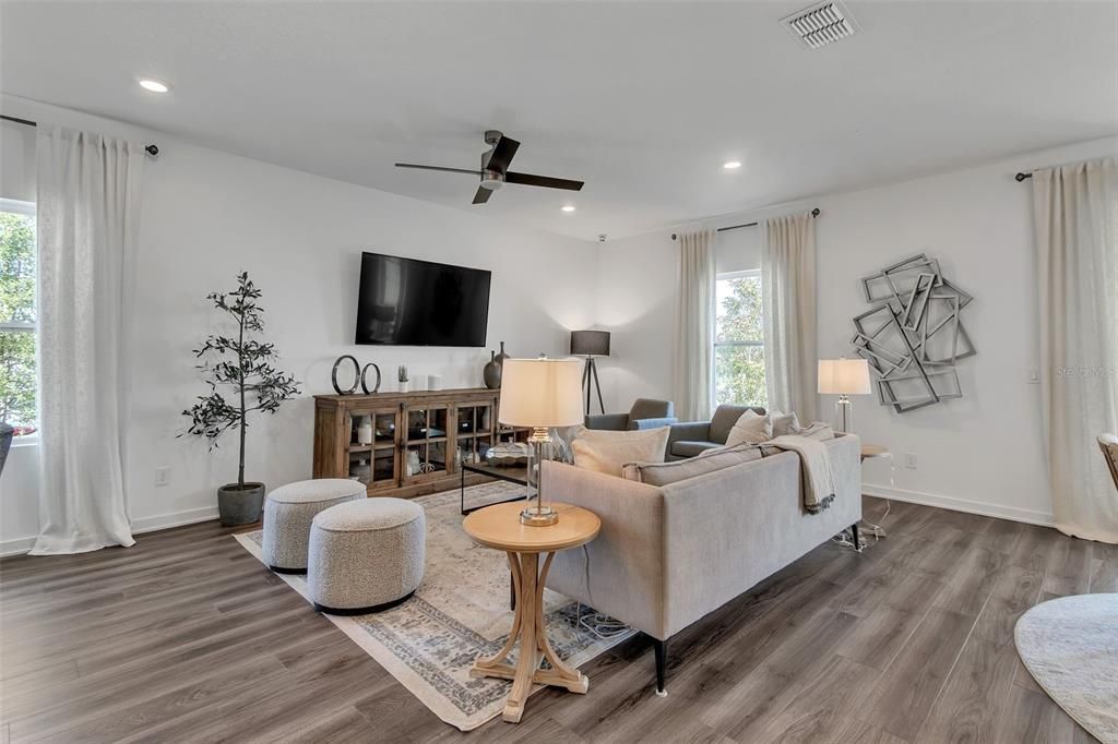 Active With Contract: $569,990 (4 beds, 2 baths, 1906 Square Feet)