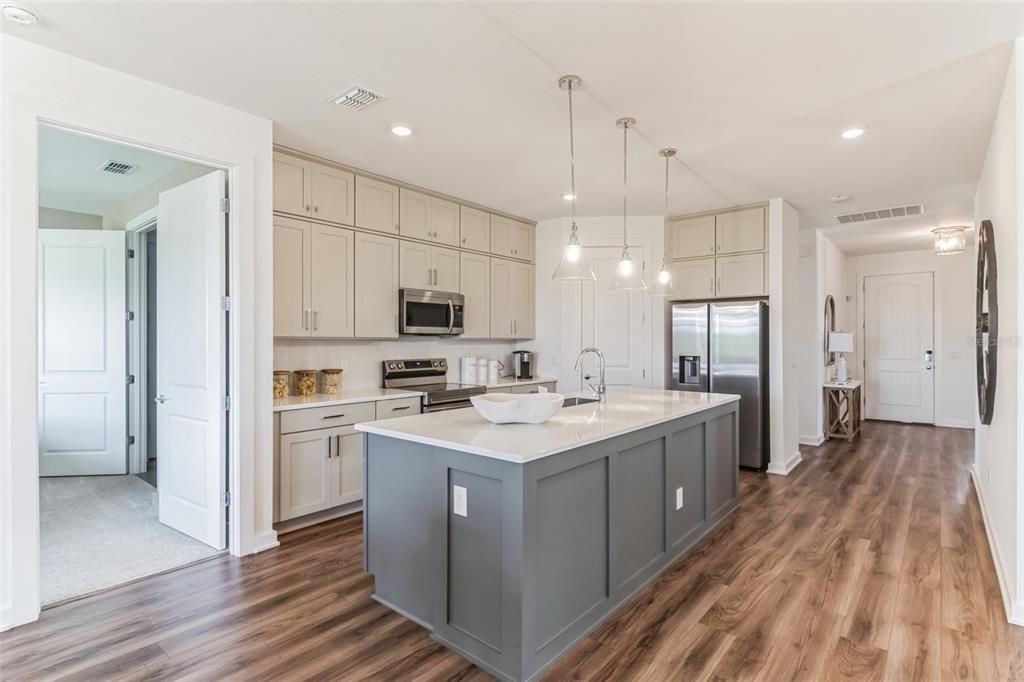Active With Contract: $569,990 (4 beds, 2 baths, 1906 Square Feet)
