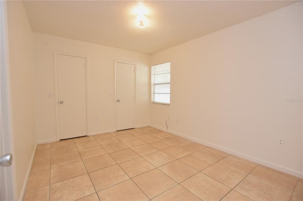 Active With Contract: $1,250 (2 beds, 1 baths, 807 Square Feet)