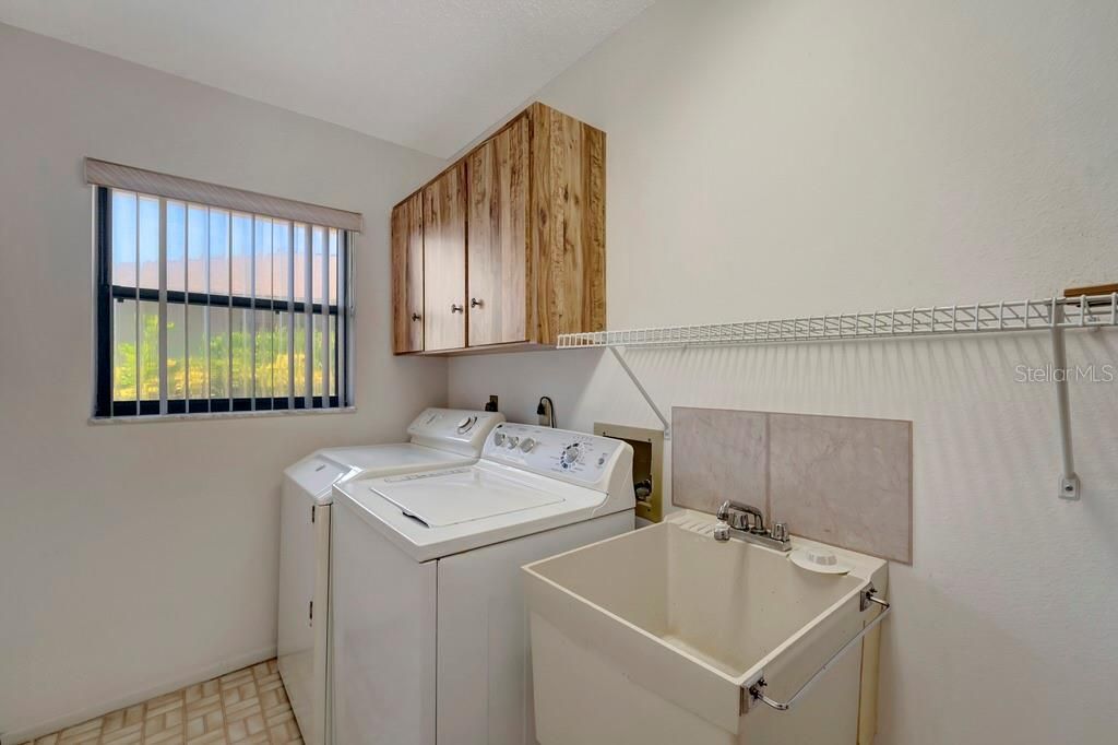 For Sale: $349,500 (3 beds, 2 baths, 1534 Square Feet)