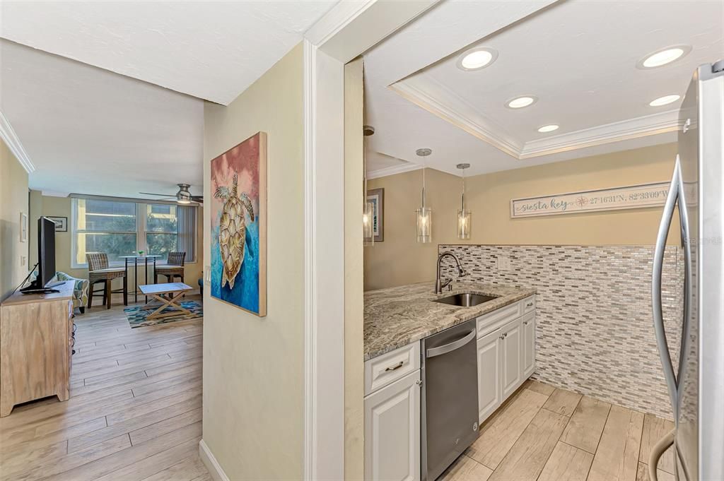 For Sale: $539,000 (1 beds, 1 baths, 800 Square Feet)