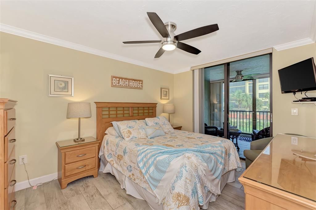 For Sale: $539,000 (1 beds, 1 baths, 800 Square Feet)