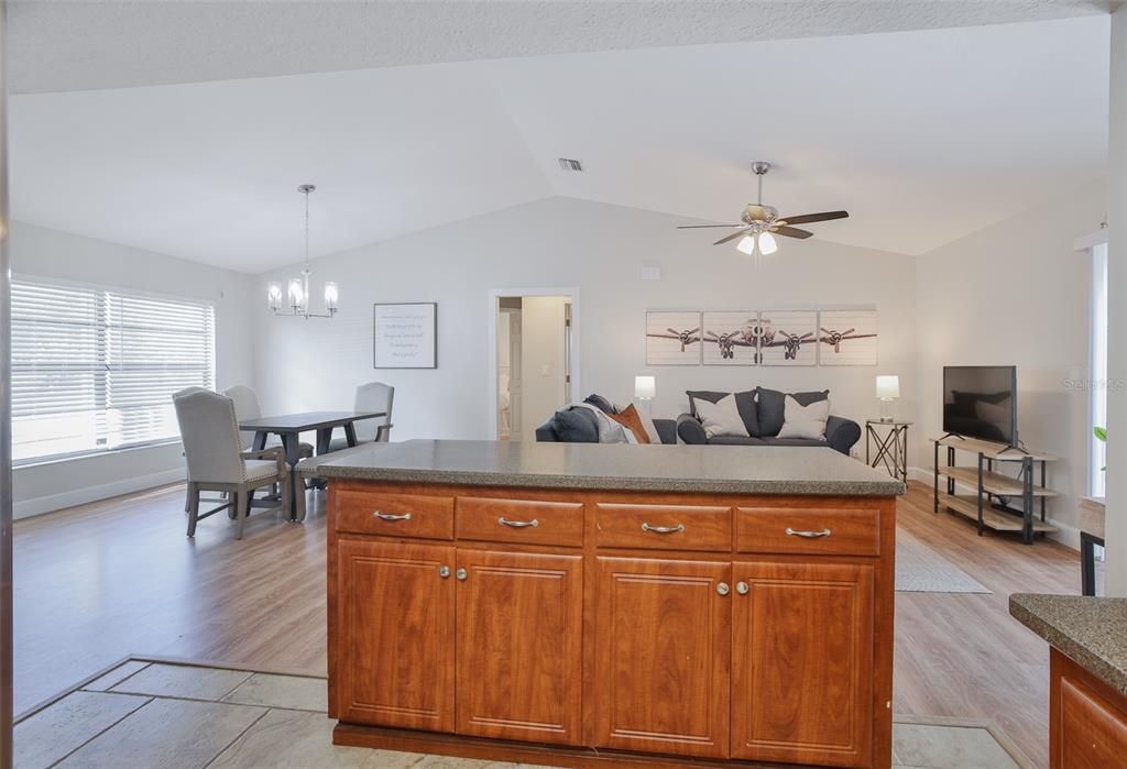 For Sale: $497,500 (3 beds, 2 baths, 1501 Square Feet)