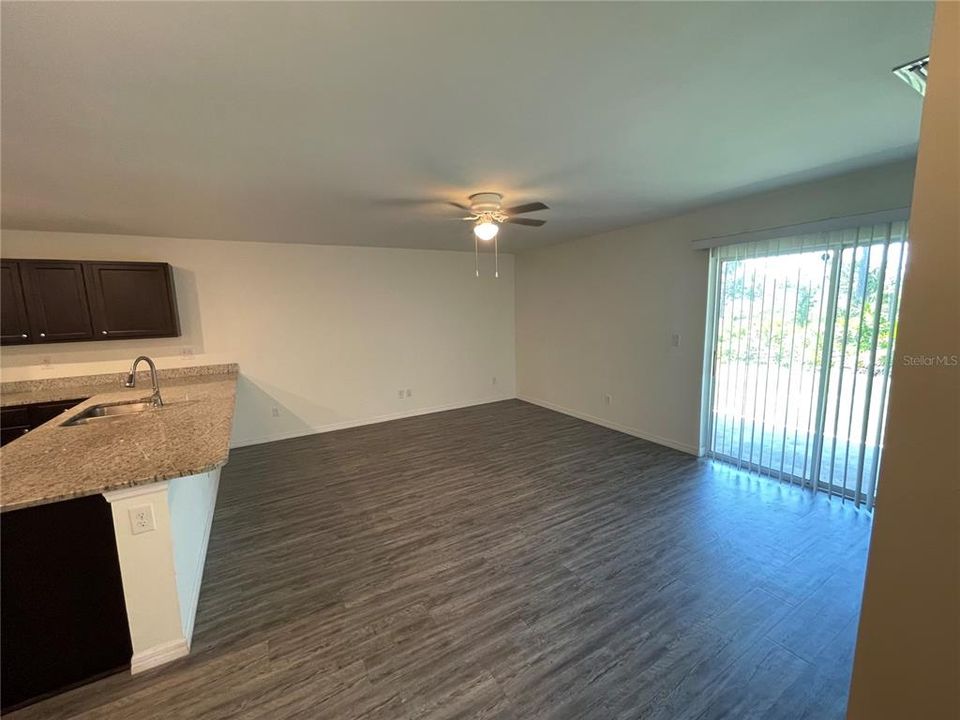 Recently Rented: $1,900 (3 beds, 2 baths, 1255 Square Feet)