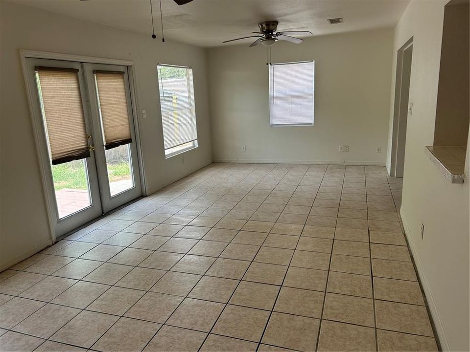 For Rent: $1,900 (2 beds, 2 baths, 868 Square Feet)