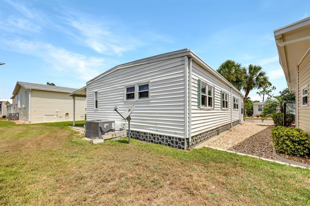 For Sale: $148,000 (2 beds, 2 baths, 960 Square Feet)