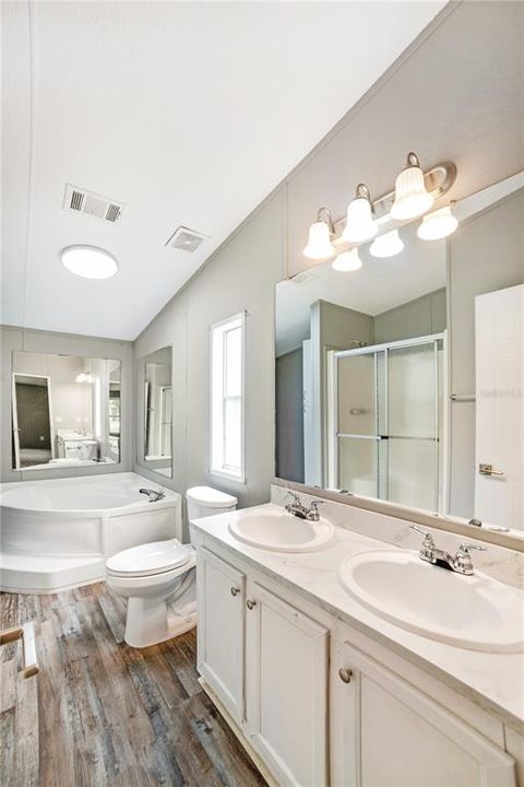 MAIN BATHROOM