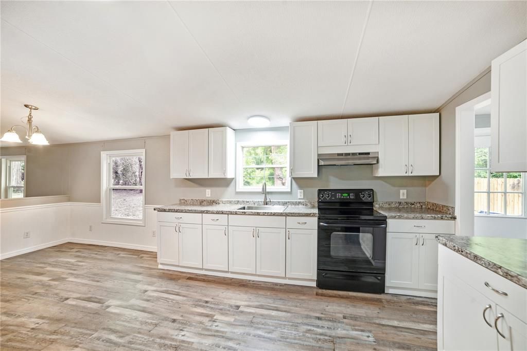 KITCHEN AND EAT IN DINNING ROOM