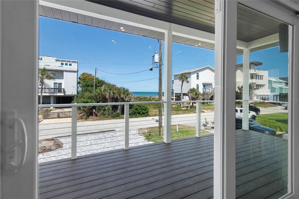 Upstairs over-sized front balcony