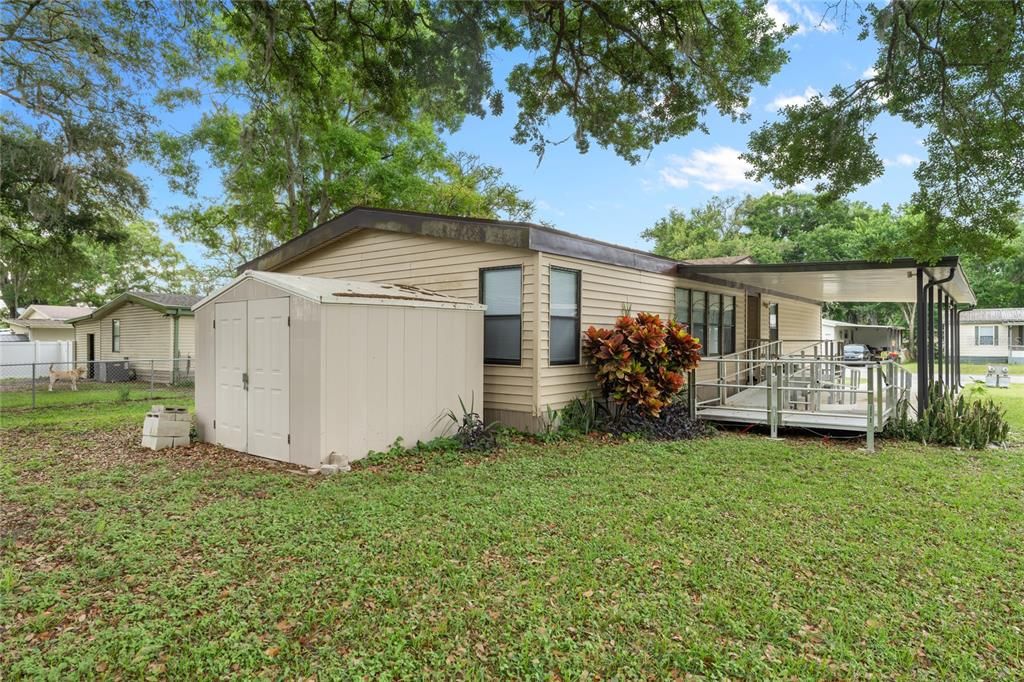 Active With Contract: $199,900 (3 beds, 2 baths, 1456 Square Feet)