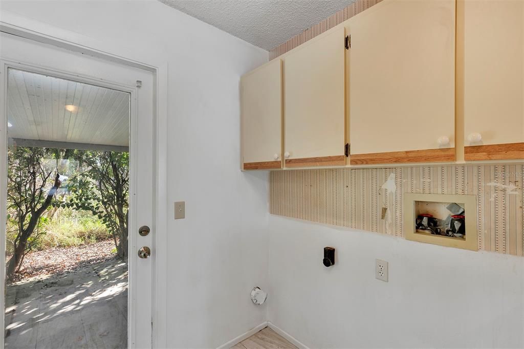 For Rent: $1,400 (3 beds, 2 baths, 1140 Square Feet)