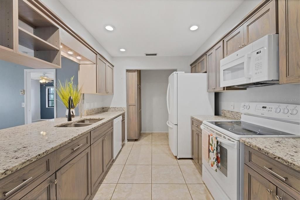 For Sale: $355,000 (3 beds, 2 baths, 1604 Square Feet)
