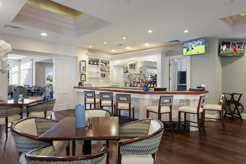 The inside bar lounge to meet with friends or the 19th hole.