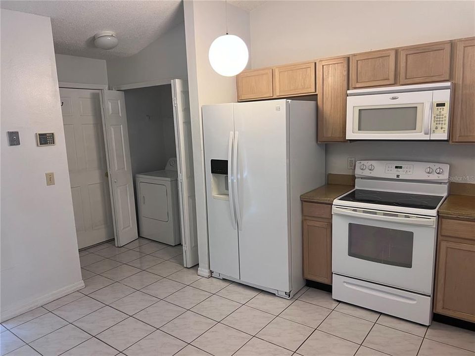 For Rent: $2,695 (3 beds, 2 baths, 1815 Square Feet)