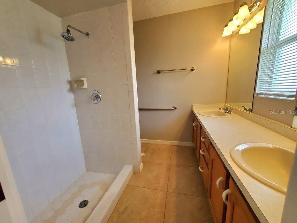 最近租的: $2,000 (3 贝兹, 2 浴室, 1621 平方英尺)