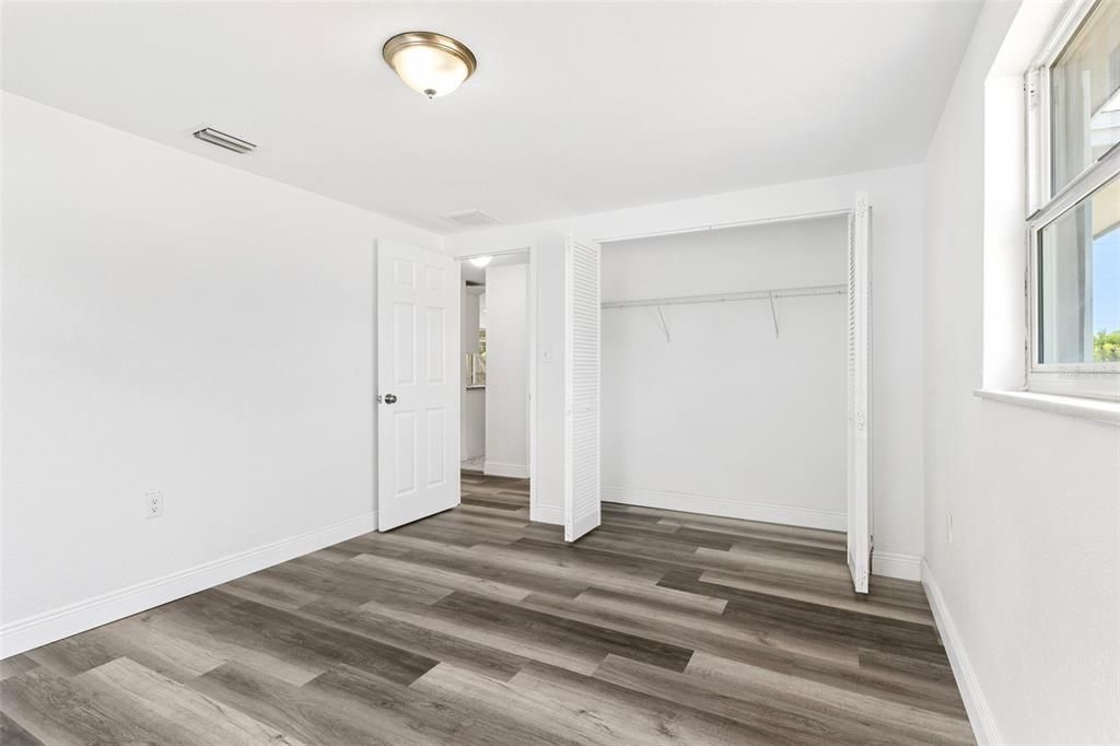 Active With Contract: $220,000 (2 beds, 1 baths, 840 Square Feet)