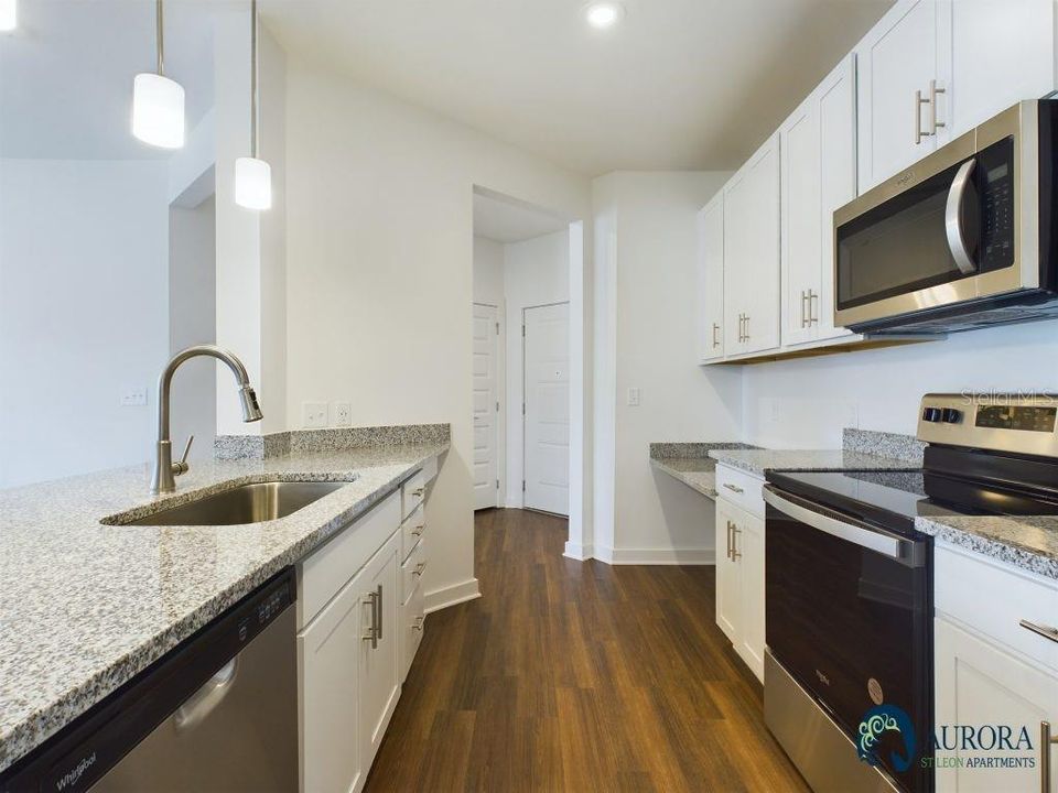 For Rent: $1,623 (1 beds, 1 baths, 809 Square Feet)