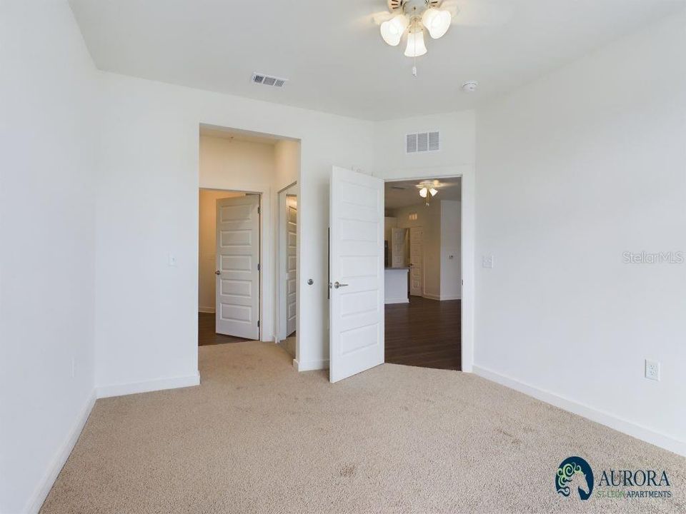 For Rent: $1,623 (1 beds, 1 baths, 809 Square Feet)