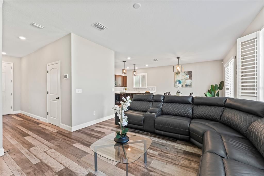 Recently Sold: $589,000 (3 beds, 2 baths, 1965 Square Feet)