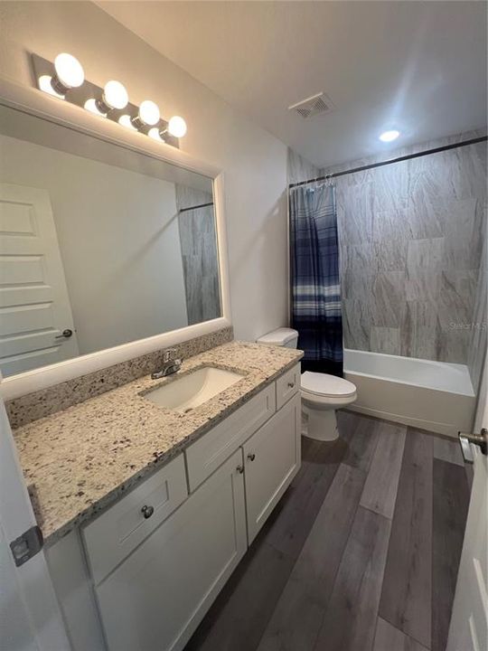 Active With Contract: $1,750 (2 beds, 2 baths, 1070 Square Feet)
