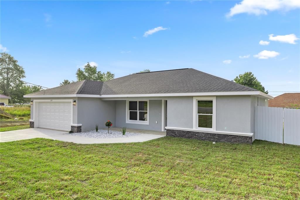 Active With Contract: $279,900 (3 beds, 2 baths, 1468 Square Feet)