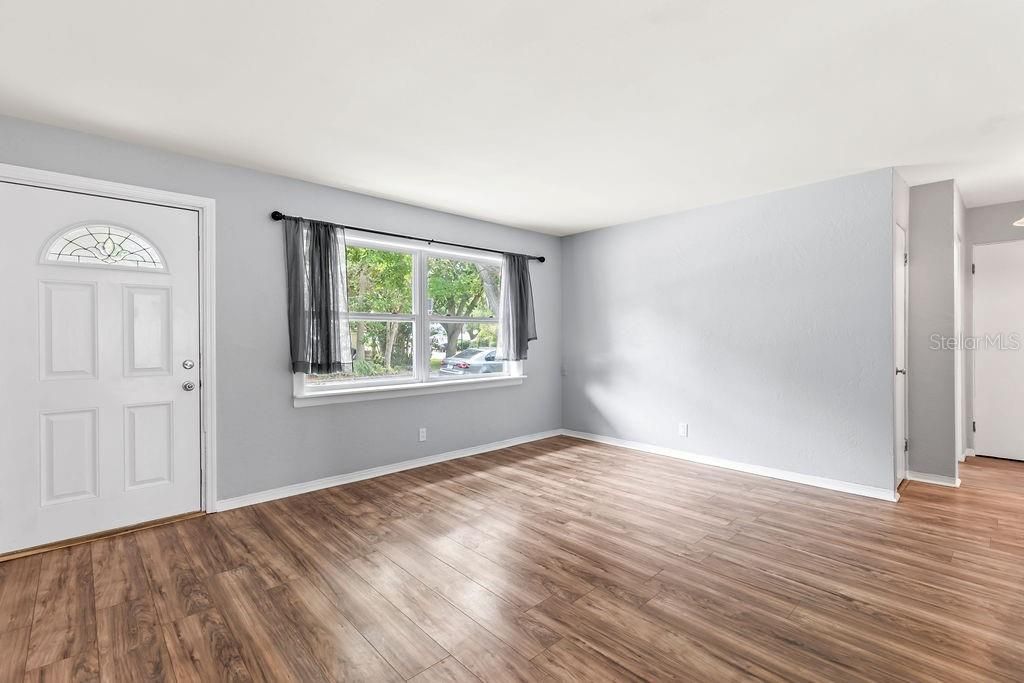 Recently Sold: $299,777 (2 beds, 2 baths, 825 Square Feet)
