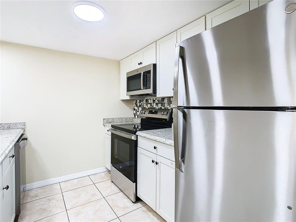 For Sale: $139,900 (2 beds, 1 baths, 783 Square Feet)