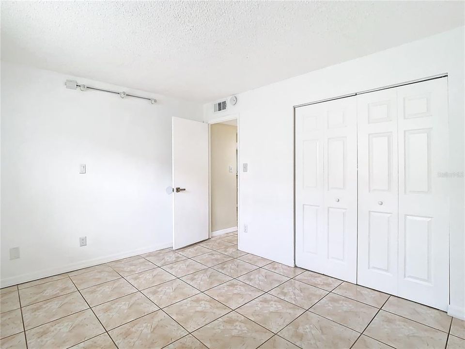 For Sale: $139,900 (2 beds, 1 baths, 783 Square Feet)