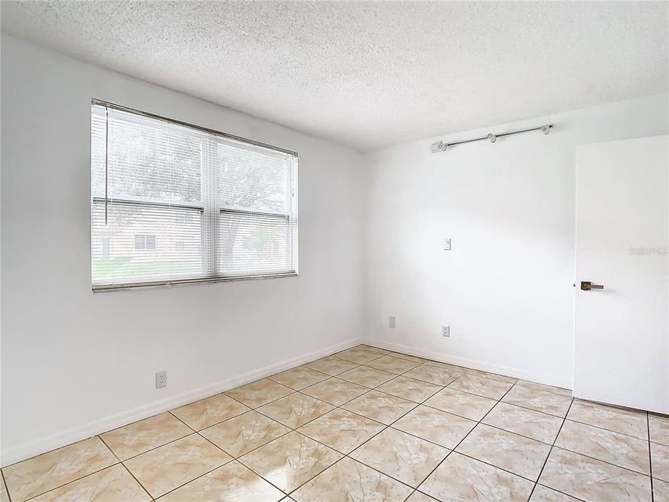 For Sale: $139,900 (2 beds, 1 baths, 783 Square Feet)