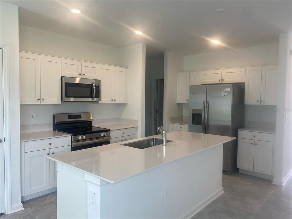 Recently Sold: $284,999 (3 beds, 2 baths, 1444 Square Feet)