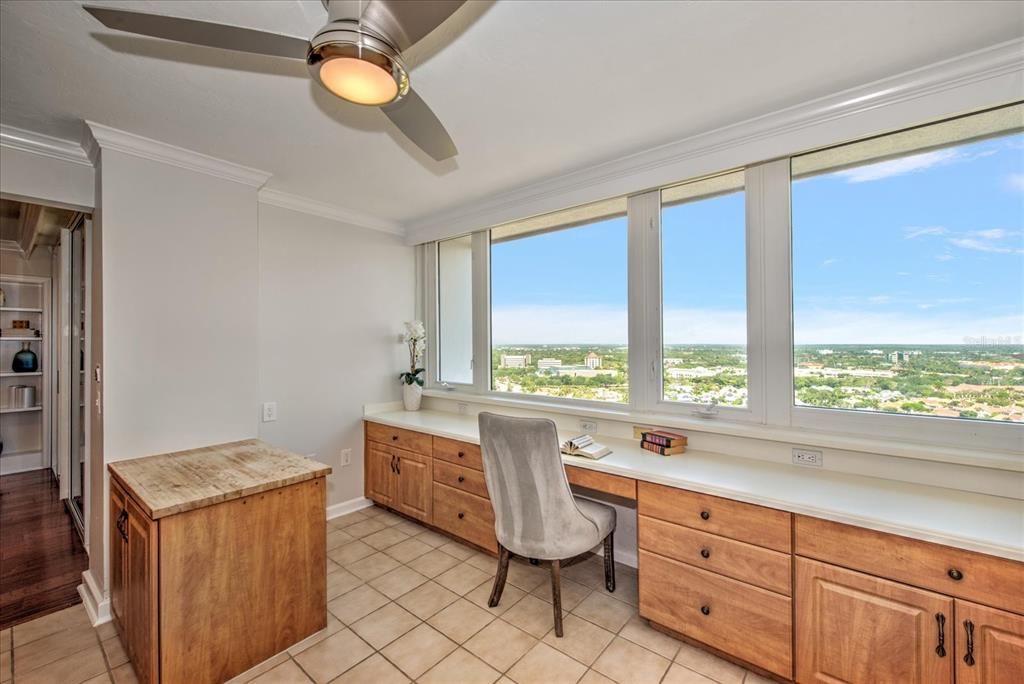 Kitchen Sitting Area