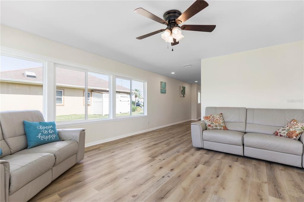 Active With Contract: $589,900 (3 beds, 2 baths, 1881 Square Feet)
