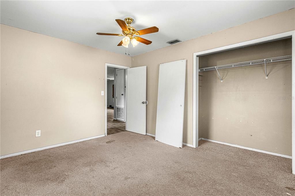 Active With Contract: $185,000 (3 beds, 1 baths, 1425 Square Feet)