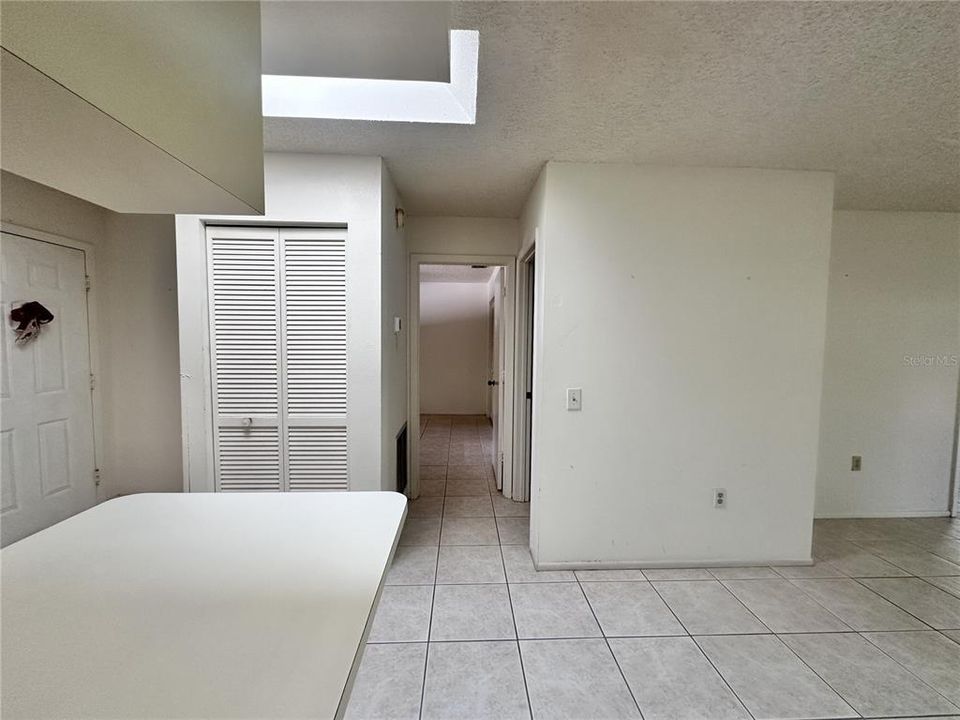 Active With Contract: $198,900 (2 beds, 2 baths, 1027 Square Feet)