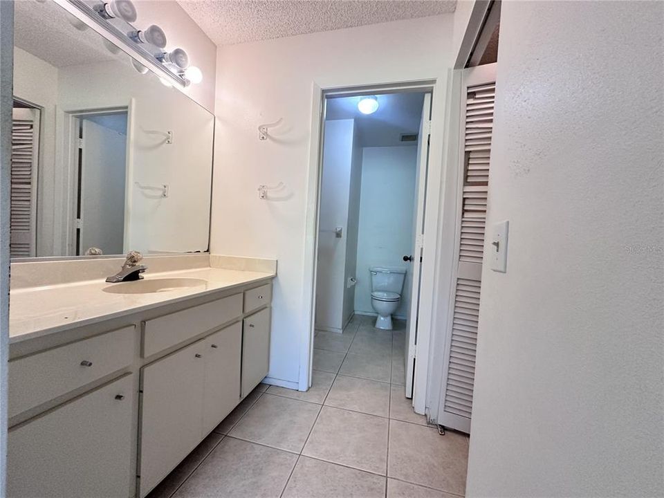 Active With Contract: $198,900 (2 beds, 2 baths, 1027 Square Feet)