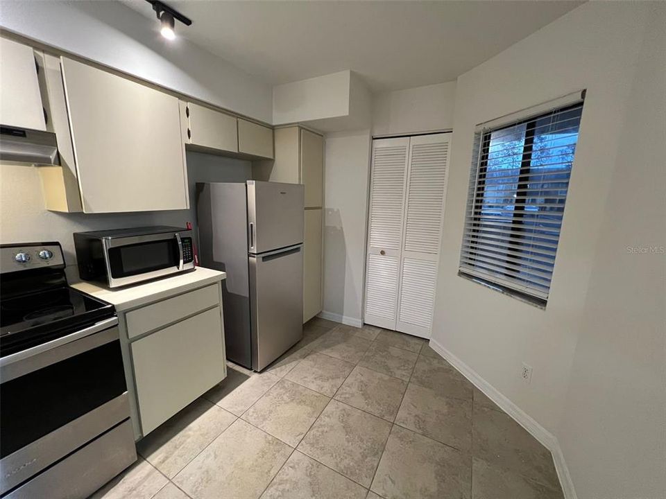 For Rent: $1,750 (2 beds, 2 baths, 1099 Square Feet)