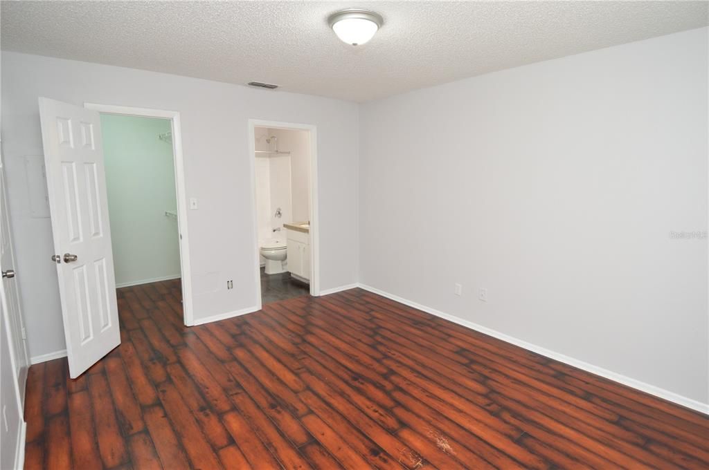 Recently Rented: $1,800 (2 beds, 2 baths, 1284 Square Feet)