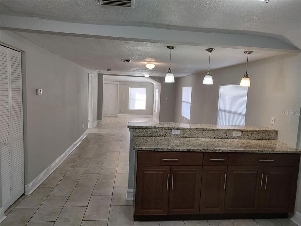 For Sale: $320,000 (4 beds, 2 baths, 1665 Square Feet)