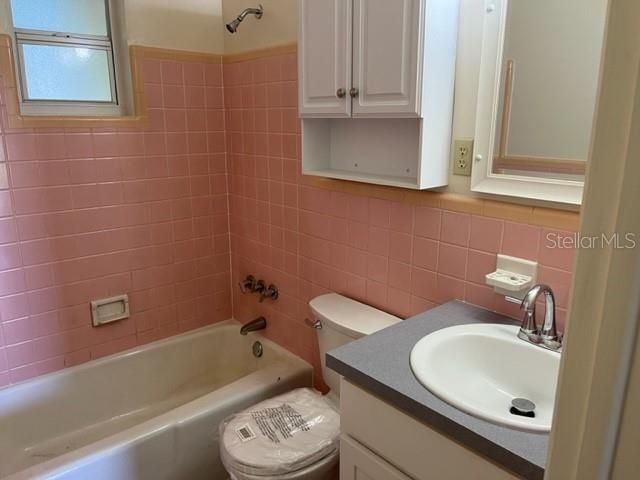 Недавно арендовано: $995 (1 спален, 1 ванн, 675 Квадратных фут)
