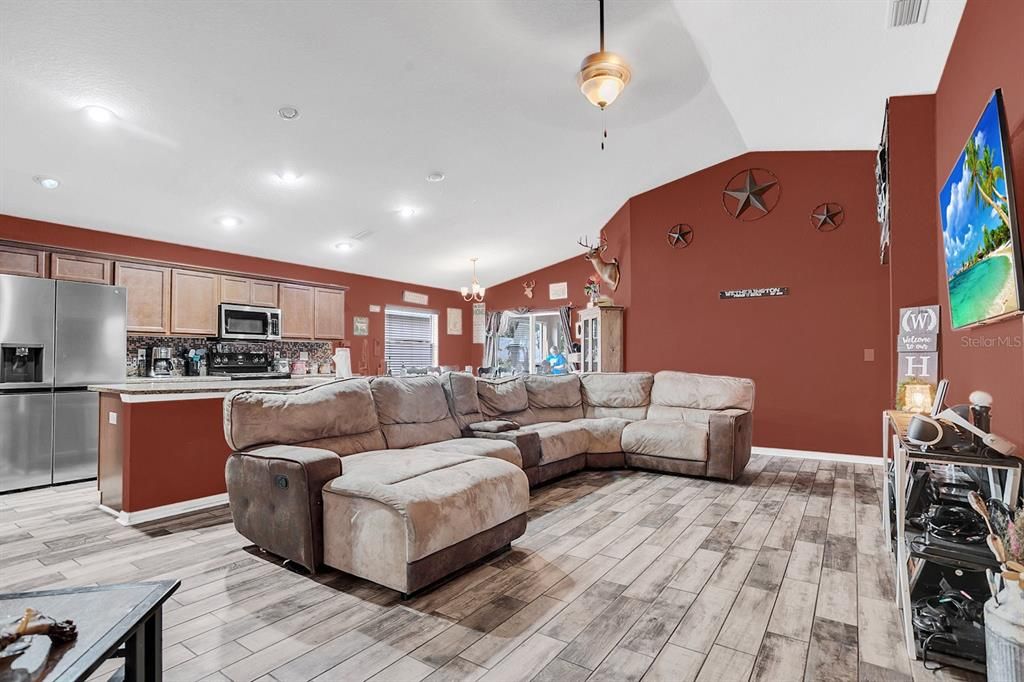 Active With Contract: $330,000 (4 beds, 2 baths, 1749 Square Feet)