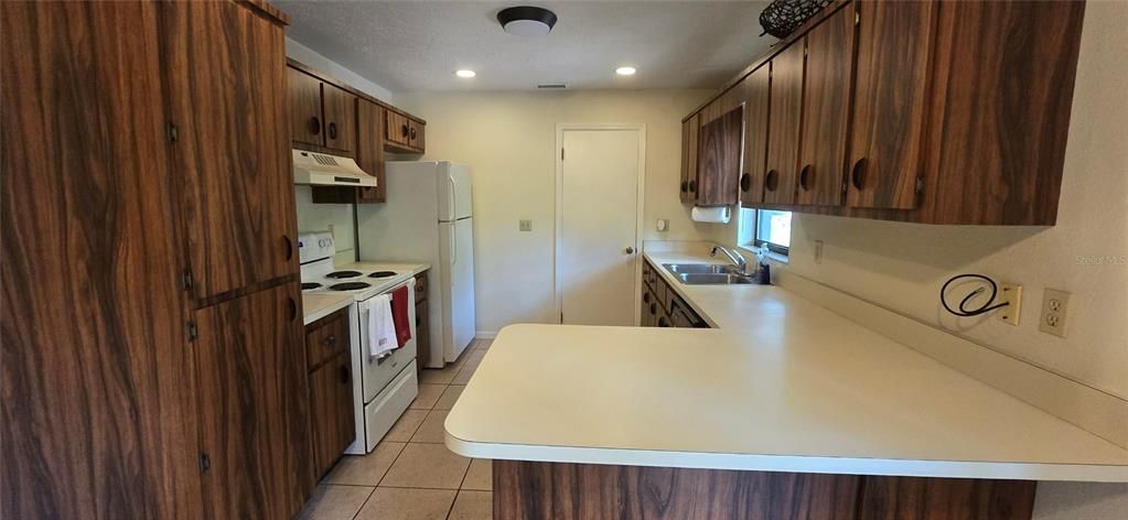 Recently Rented: $1,350 (3 beds, 2 baths, 1204 Square Feet)